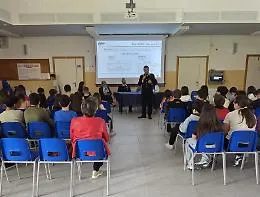 Cyberbullismo e trappole dei social: i carabinieri incontrano gli studenti di Racalmuto e Grotte