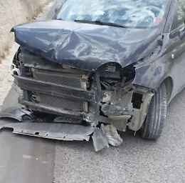 Vittoria, perde il controllo dell'auto e sbatte in prossimit&agrave; del cimitero comunale