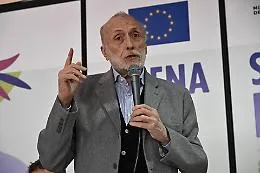 &Egrave; morto Carlo Petrini, fondatore di Slow food e Terra Madre: una vita spesa per il diritto a un cibo giusto e sostenibile