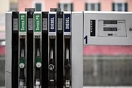 Il taglio delle accise su gasolio e benzina prorogato fino all'8 giugno 