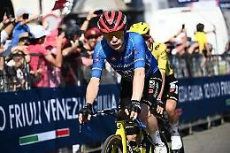 Le mani di Vingegaard sul Giro d'Italia, bene gli italiani Pellizzari e Piganzoli in top 10 della generale