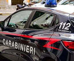 Abusi sulla figlia della compagna: arrestato 51enne