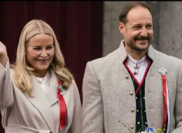 Il principe Haakon preoccupato per la salute di Mette-Marit: &laquo;Le sue condizioni peggiorano&raquo;