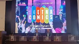 Etna Comics 2026 celebra Pippo Baudo e lancia un messaggio di pace
