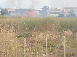 Scoglitti, innescano un incendio in prossimit&agrave; del villaggio Flora