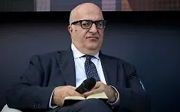 Sotto scorta e licenziato da Libero: il paradosso di Mario Sechi 
