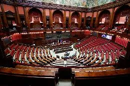 Listini bloccati, niente preferenze e diktat sul premier: il governo tira dritto, scoppia la bagarre 