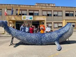 Ventimila bottiglie per salvare il mare: la Balena di plastica chiude il suo viaggio nelle scuole dell'Agrigentino