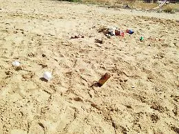Spiagge invase dai rifiuti: la vergogna di San Leone nel ponte del 2 giugno