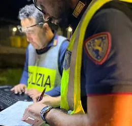 Sorpassi azzardati e limiti di velocit&agrave; superati tra Viagrande e Zafferana Etnea: ritirata la patente all'autista del bus di linea 
