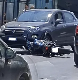 Pozzallo, scontro tra auto e scooter: ferito un motociclista