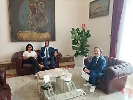 Basile apre al dialogo con gli ex sfidanti, solo in due raccolgono l'invito