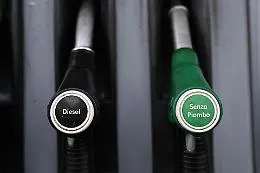 La stangata silenziosa sul diesel: dal 7 giugno il pieno costa di pi&ugrave; 