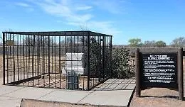 Dietro le sbarre per l'eternit&agrave; e dopo la morte: la prigione postuma di Billy The Kid