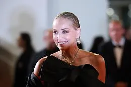 "Un seno pi&ugrave; adatto ai tuoi fianchi": Sharon Stone ha raccontato la fine del suo matrimonio