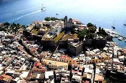 Lipari, l&rsquo;acqua che manca proprio all&rsquo;inizio dell&rsquo;estate: rubinetti a secco, autobotti in strada e turismo gi&agrave; in allarme