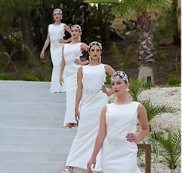 Il filo del bianco in passerella: l'Accademia Alta Moda celebra i nuovi talenti del fashion design
