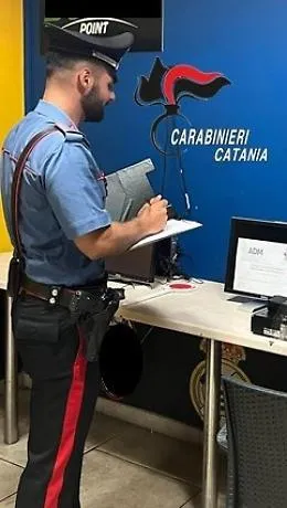 Omissioni nella sicurezza sul lavoro: carabinieri multano centro scommesse di Aci Catena e bar di Acireale