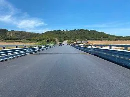 Ponte sul fiume Ippari, c'&egrave; la riapertura al traffico