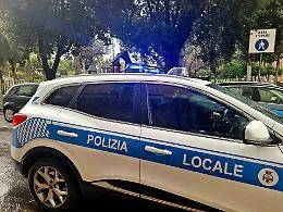 Comiso, fermato senza patente: aggredisce la polizia locale