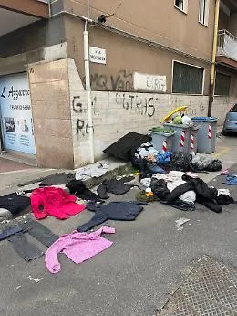 Scene di degrado urbano a Ragusa: i cittadini dicono basta
