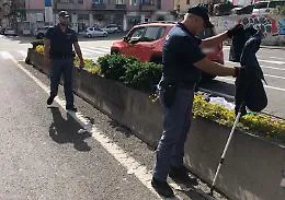 Controlli di Polizia a Picanello e Fasano: centri scommesse irregolari, chioschi sequestrati e espulsioni
