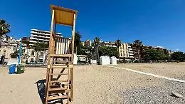 Rinasce la spiaggia del Ringo: lido comunale con cabine gratuite e torrette di salvataggio