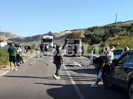 Incidente sulla statale 189: tir esce di strada, ecco cosa &egrave; accaduto e il traffico veicolare