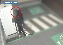 Le colonnine "scaricate" dai ladri di rame: due arresti 