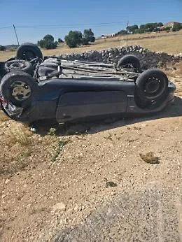 Grave incidente sulla Ragusa mare, si capovolgono con l'auto