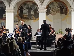 Tango sinfonico sotto le stelle: Fabio Furia in "Contemporary Tango Night" al chiostro Santa Maria di Ges&ugrave;