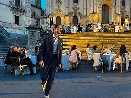 Modica celebra la notte della moda con la sfilata di Brunello Cucinelli