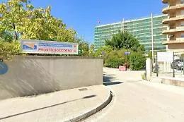Accoltellato alla testa davanti al pronto soccorso: agguato nella notte a Canicatt&igrave;