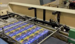 Maxi-sequestro a Reggio Emilia: fabbrica clandestina di sigarette, 24 milioni di euro di evasione fiscale