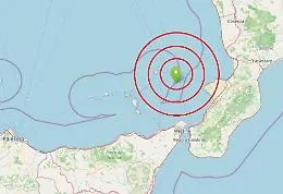 Terremoto nel Tirreno, scossa 4.7: l'incubo sismico continua ma la profondit&agrave; ci salva 