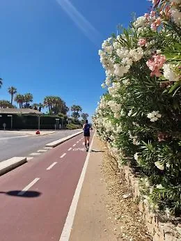 Marina di Ragusa, runner resta ferito dopo un incidente sulla ciclopedonale