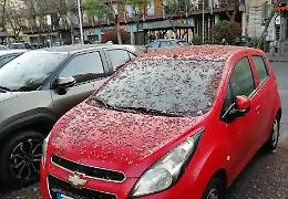 Piazza Cavour, il salotto del Borgo soffocato da rifiuti e incivilt&agrave;