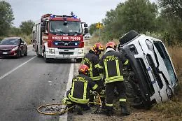 Violento incidente sulla provinciale per Punta Secca, scontro frontale tra due autovetture