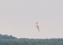 Un cacciabombardiere strategico russo Tu-22M3 si &egrave; schiantato a Irkutsk: il video dell'incidente