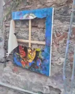 Degrado, spaccio e atti vandalici a San Giovanni Li Cuti: deturpata installazione di quadri