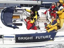 La fregata russa spara colpi allo Yacht inglese, la coppia a bordo: "Ci siamo detti, che diavolo sta succedendo?"