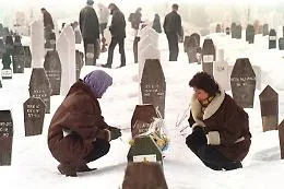 I 'cecchini del weekend' di Sarajevo: ex dipendente comunale indagato, sequestrati un silenziatore e una foto