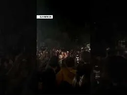Maturit&agrave;, la "Notte prima degli esami" dei liceali del Cutelli che cantano in strada tutti insieme