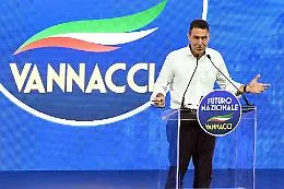 Il grande sorpasso: cos&igrave; Vannacci si sta mangiando la Lega 