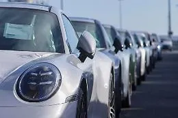 Scivolone dell&rsquo;auto in Europa, Stellantis affonda a Milano