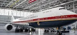 Donald Trump visita il nuovo Air Force One donato dal Qatar: primi voli preliminari
