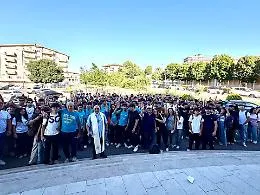 Ragusa e il sacerdote che ha benedetto i maturandi la mattina prima delle prove scritte