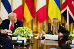Donald e Giorgia, da "&egrave; una vera leader del mondo" a "mi ha fatto pena": tutte le tappe di un rapporto di amore-odio