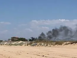 Scoglitti, bruciano la plastica in pieno giorno: il senso di impunit&agrave; continua a crescere