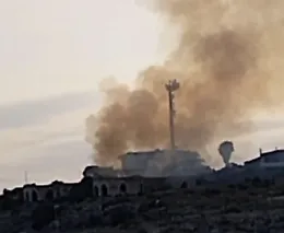 Paura a Pozzallo, vasto incendio al lungomare Raganzino: evacuate alcune strutture ricettive
